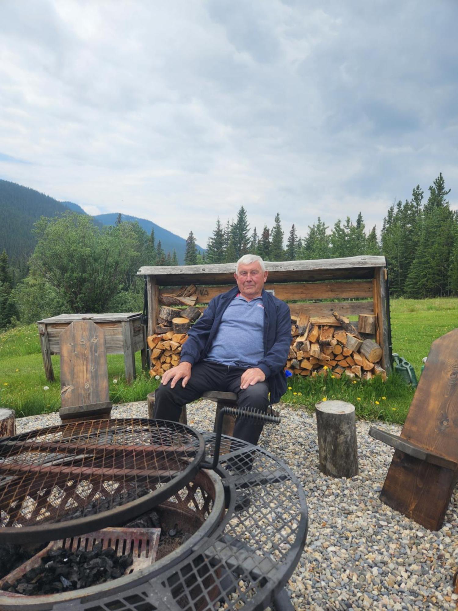 Rocky Mountain Escape Dome & Log Cabin Rentals - Rock Lake Rock Lake Lodge Provincial Park Esterno foto