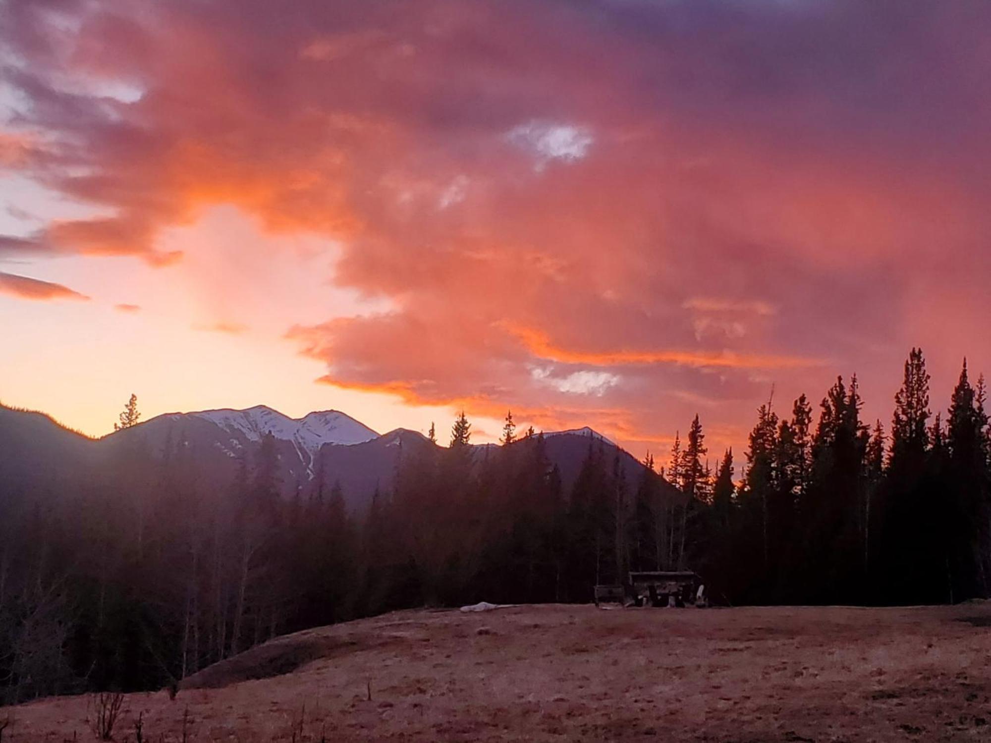 Rocky Mountain Escape Dome & Log Cabin Rentals - Rock Lake Rock Lake Lodge Provincial Park Esterno foto